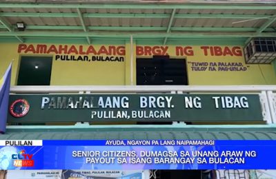 Senior citizens, dumagsa sa unang araw ng payout sa isang barangay sa Bulacan | Bulacan News