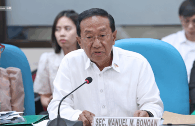 Ex-DPWH Secretary Bonoan, lumipad patungong U.S. sa gitna ng flood control controversy: Bureau of Immigration