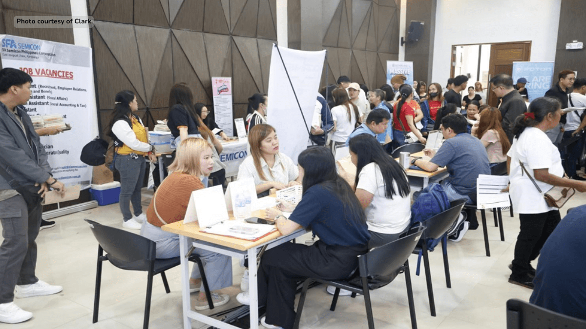 2,930 jobs offered at Clark job fair; 25 hired on the spot